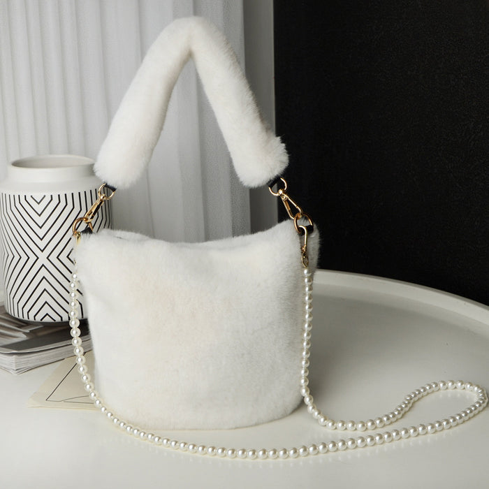 Riley | Fluffy Bucket Bag with Faux Pearl Chain