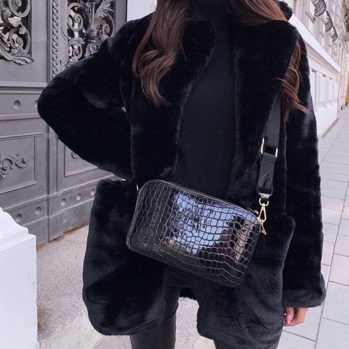 Women's Teddy Coat with Oversized Collar and Side Pockets