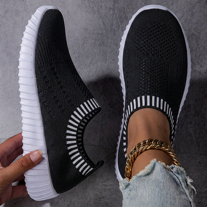 Ultra-lightweight non-slip sneakers