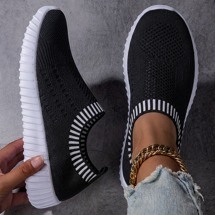 Ultra-lightweight non-slip sneakers